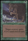 Giant Growth - Beta (Common)